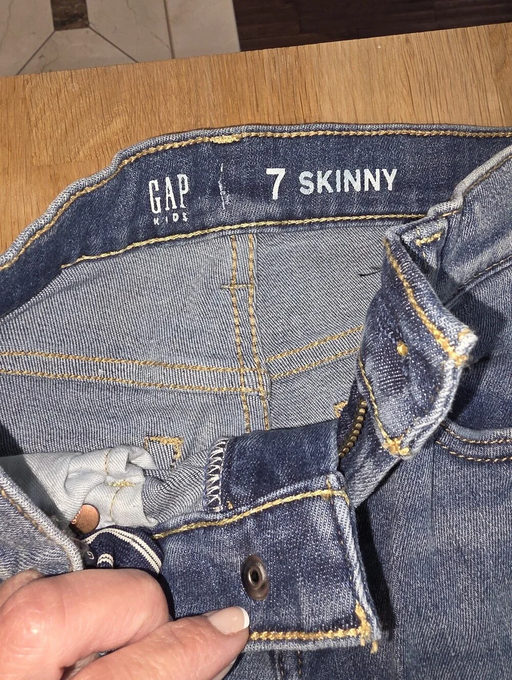 GAP Girls Skinny Jeans in Faded Blue with Knee Distressing Sz 7 NWOT